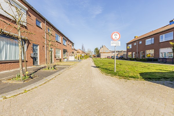 Medium property photo - Van Vollenhovenstraat 5, 3265 BX Piershil
